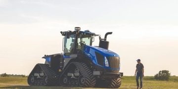 New Holland Reveals T9 SmartTrax™ with PLM Intelligence™ for Model Year 2025