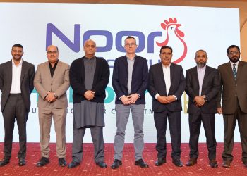 Left to right: Mr. Arsalan Sarwar, Director Noor Poultry, Mr. Sohail Ahmad COO Noor Poultry, Mr. Farhaj Sarwar Chairman Noor Poultry, Bruno Briand Global Sales Director Hubbard, Dr Naeem Tariq Hubbard Country Manager Pakistan, Ehsanul Kabir Mosru Hubbard Senior Technical Manager Asia, Dr. Muhammad Shoaib Country Manager GP Operations, Noor Poultry.