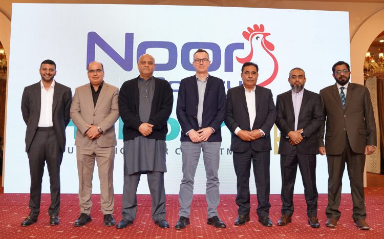 Left to right: Mr. Arsalan Sarwar, Director Noor Poultry, Mr. Sohail Ahmad COO Noor Poultry, Mr. Farhaj Sarwar Chairman Noor Poultry, Bruno Briand Global Sales Director Hubbard, Dr Naeem Tariq Hubbard Country Manager Pakistan, Ehsanul Kabir Mosru Hubbard Senior Technical Manager Asia, Dr. Muhammad Shoaib Country Manager GP Operations, Noor Poultry.